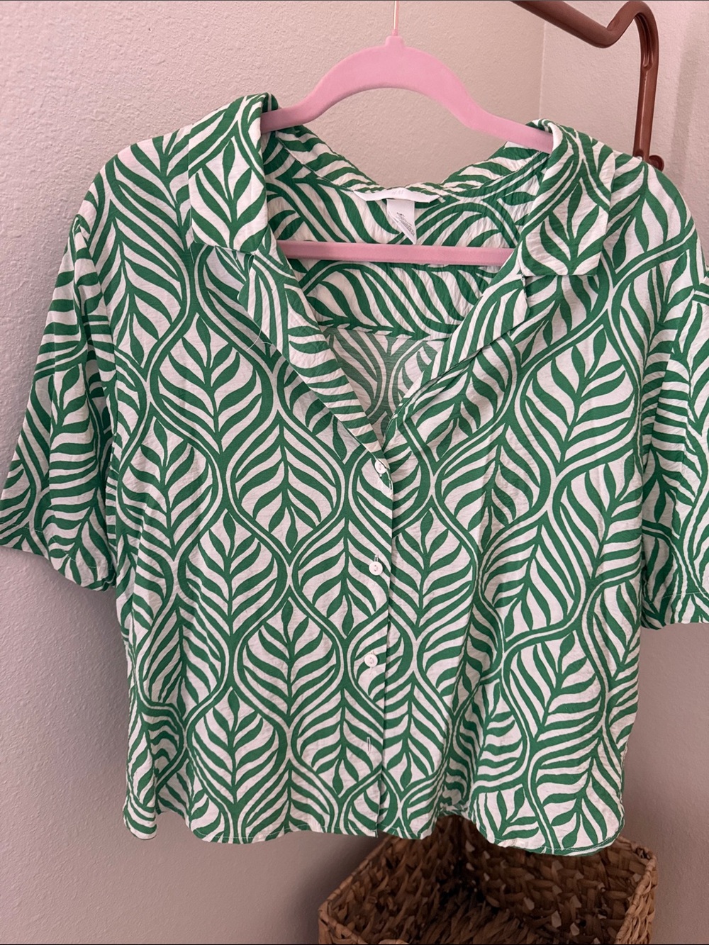 H&M White Button-Down Shirt with Green Leaf Print